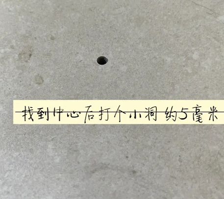 玉门瓷砖空鼓维修公司专业解答在瓷砖铺贴过程中，如果砂料搅拌不均匀，将会带来以下问题